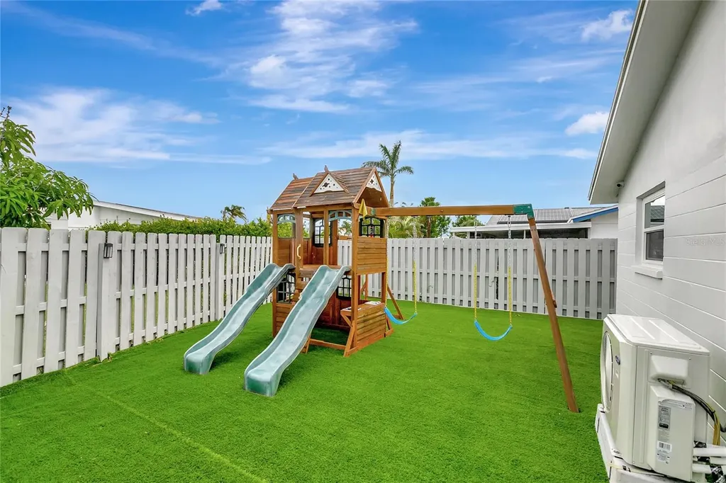 242 176th Avenue E Redington Shores FL 33708