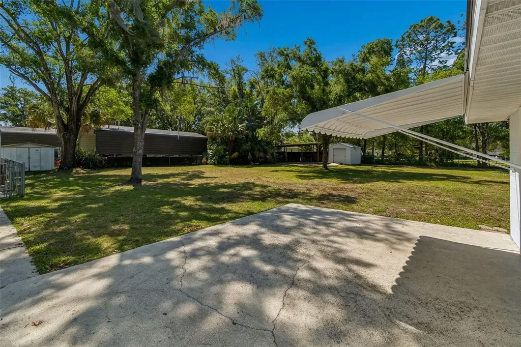 608 Krazy Lane Lutz FL 33548