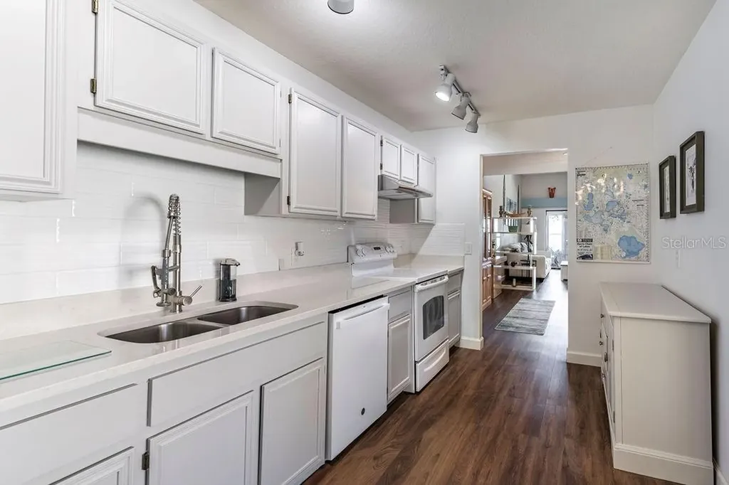 2225 Cypress Court Tavares FL 32778