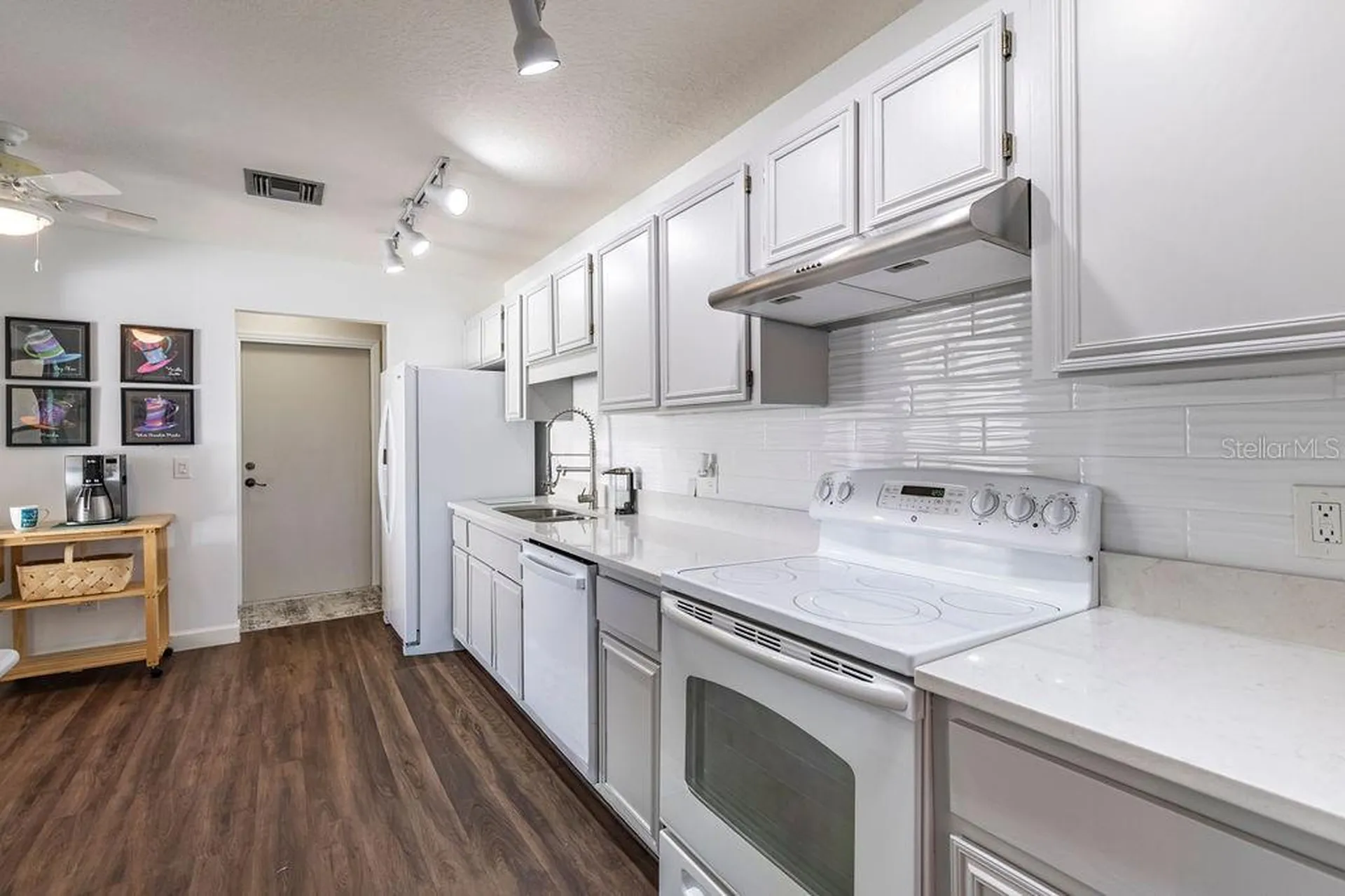 2225 Cypress Court Tavares FL 32778