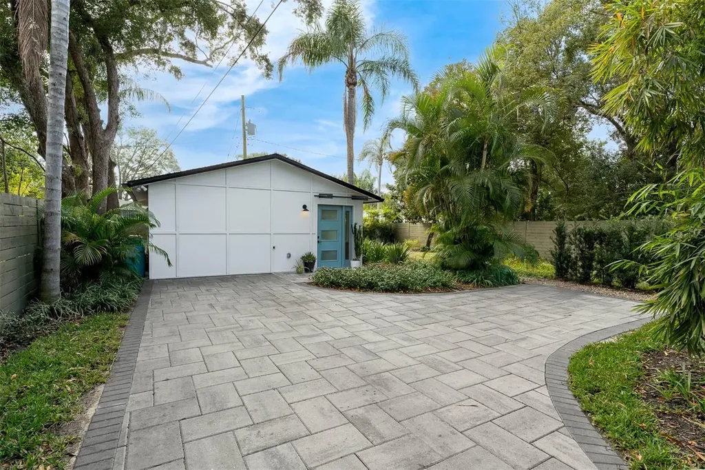 228 E Harding #b Street Orlando FL 32806