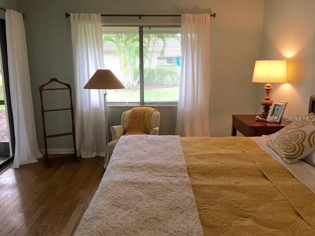 4562 Kingsmere Sarasota FL 34235