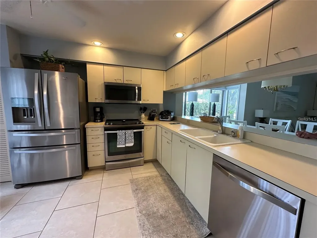 4562 Kingsmere Sarasota FL 34235