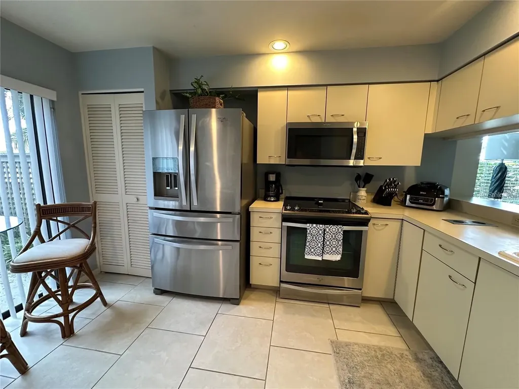 4562 Kingsmere Sarasota FL 34235