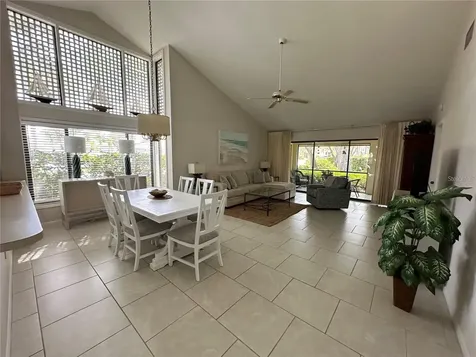 4562 Kingsmere Sarasota FL 34235