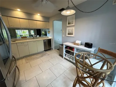 4562 Kingsmere Sarasota FL 34235