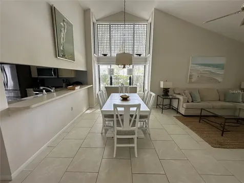 4562 Kingsmere Sarasota FL 34235
