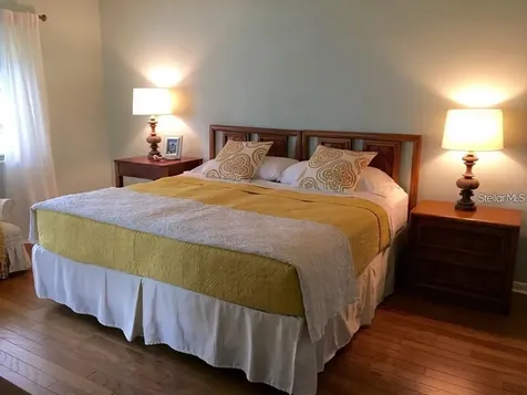 4562 Kingsmere Sarasota FL 34235