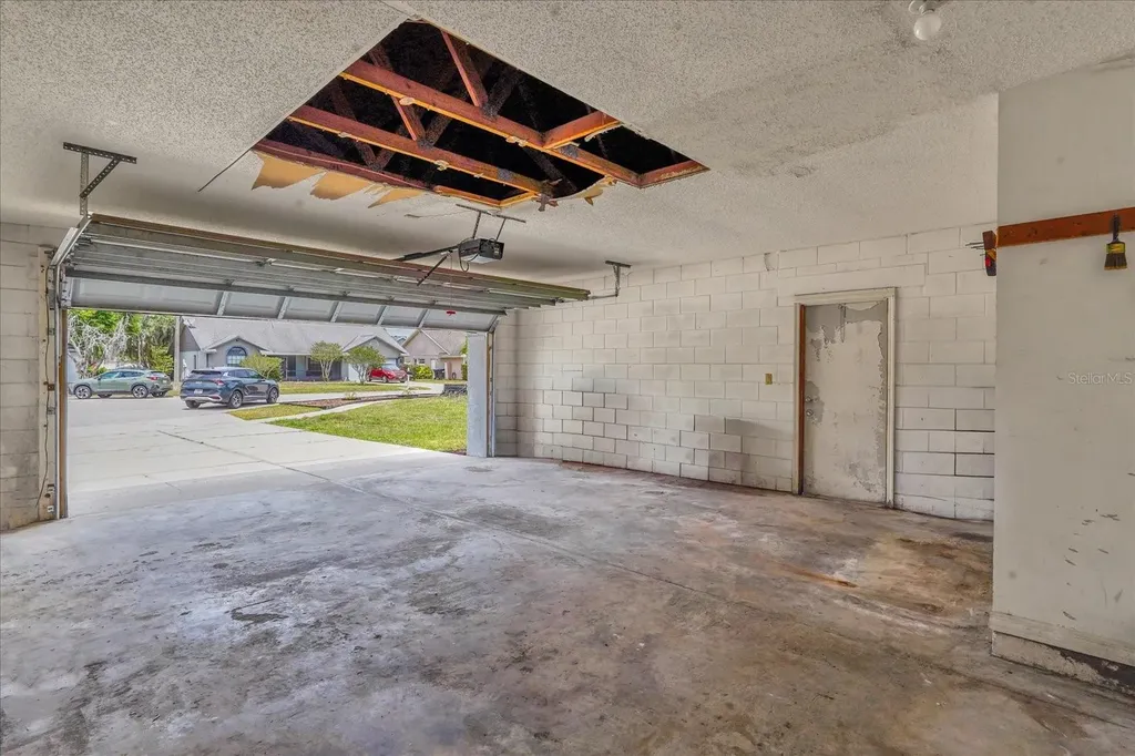 10212 Forget Me Not Court Orlando FL 32825
