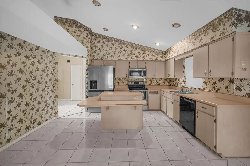 10212 Forget Me Not Court Orlando FL 32825