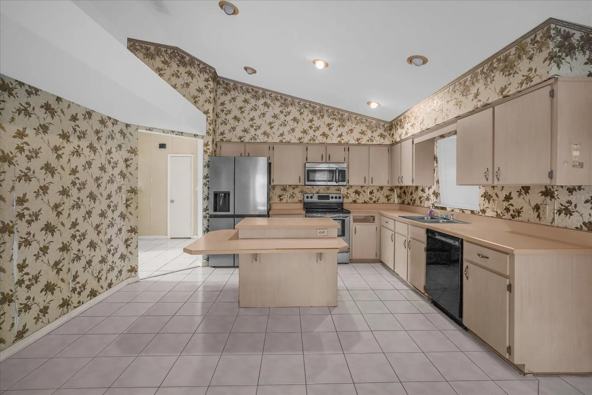 10212 Forget Me Not Court Orlando FL 32825