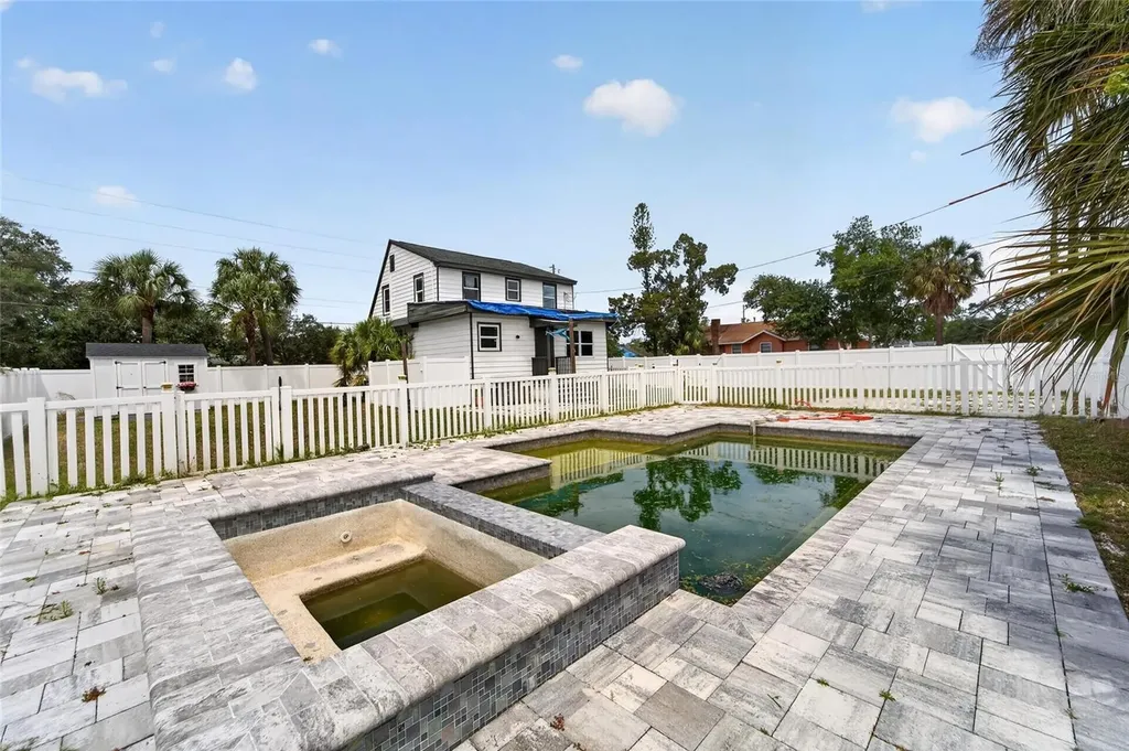 1900 16th Street S St Petersburg FL 33705