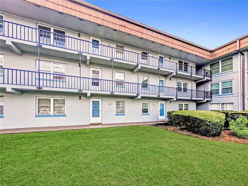 333 Lake Howard Drive NW Winter Haven FL 33880