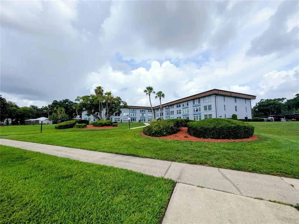 333 Lake Howard Drive NW Winter Haven FL 33880