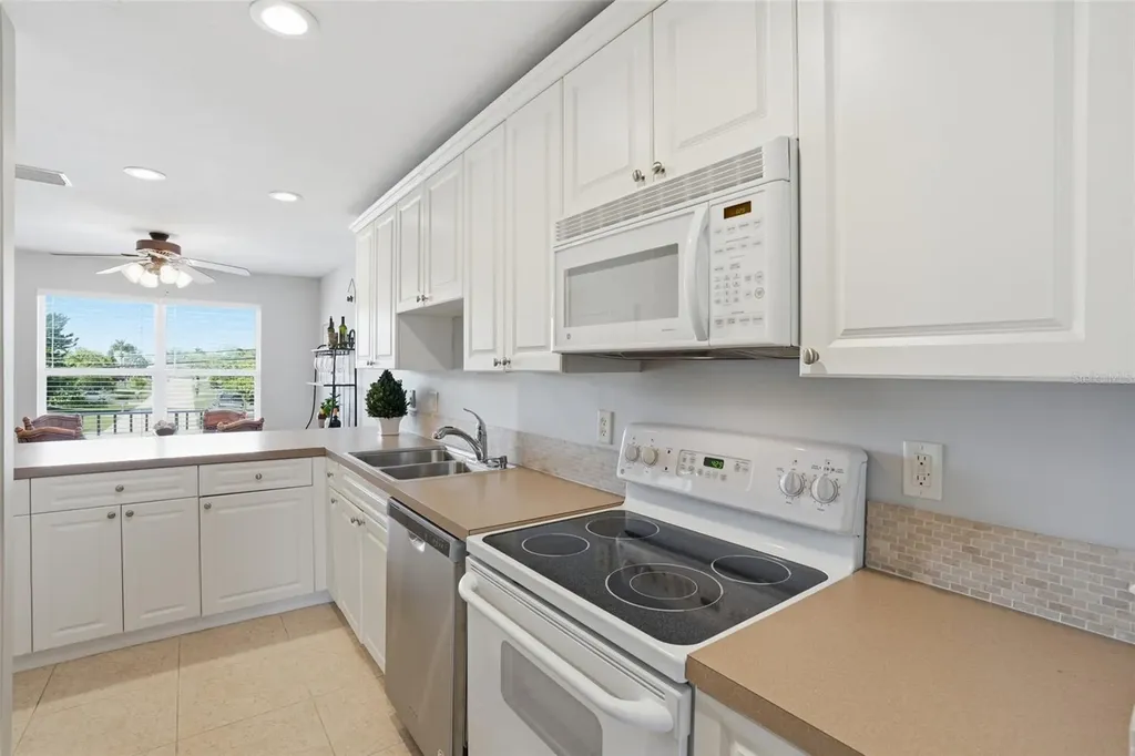 912 SE 46th Street Cape Coral FL 33904