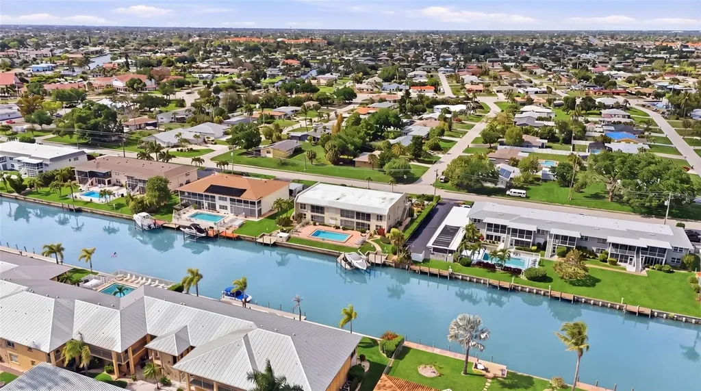912 SE 46th Street Cape Coral FL 33904