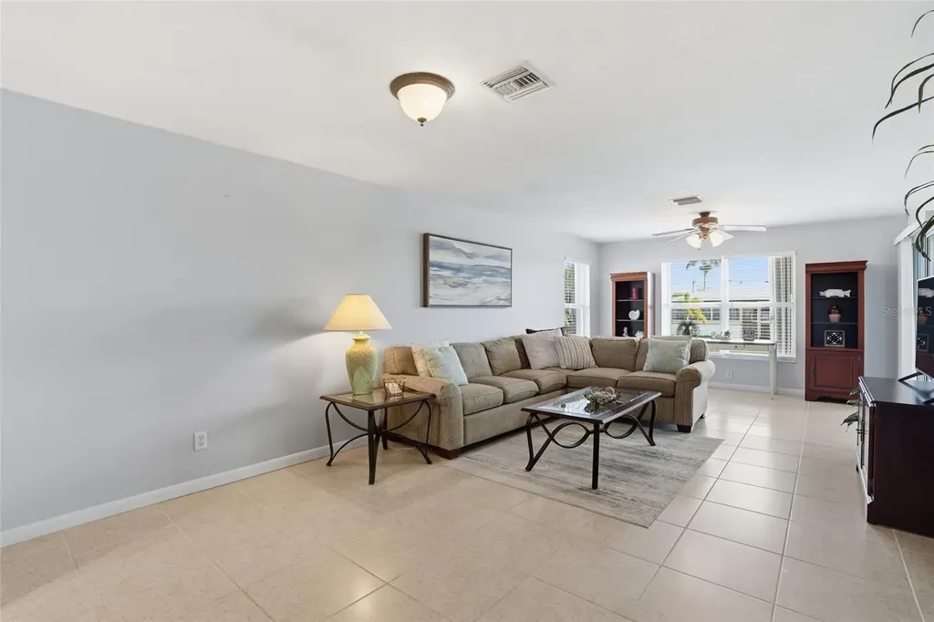 912 SE 46th Street Cape Coral FL 33904