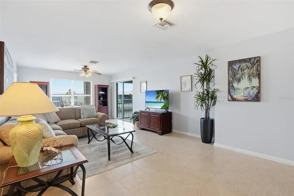 912 SE 46th Street Cape Coral FL 33904