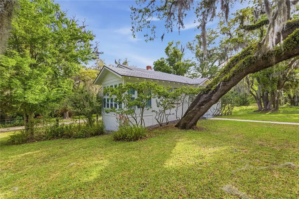 923 NE 2nd Street Ocala FL 34470