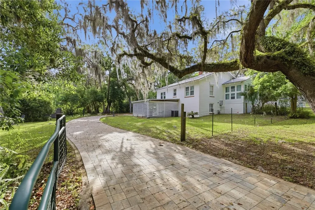 923 NE 2nd Street Ocala FL 34470