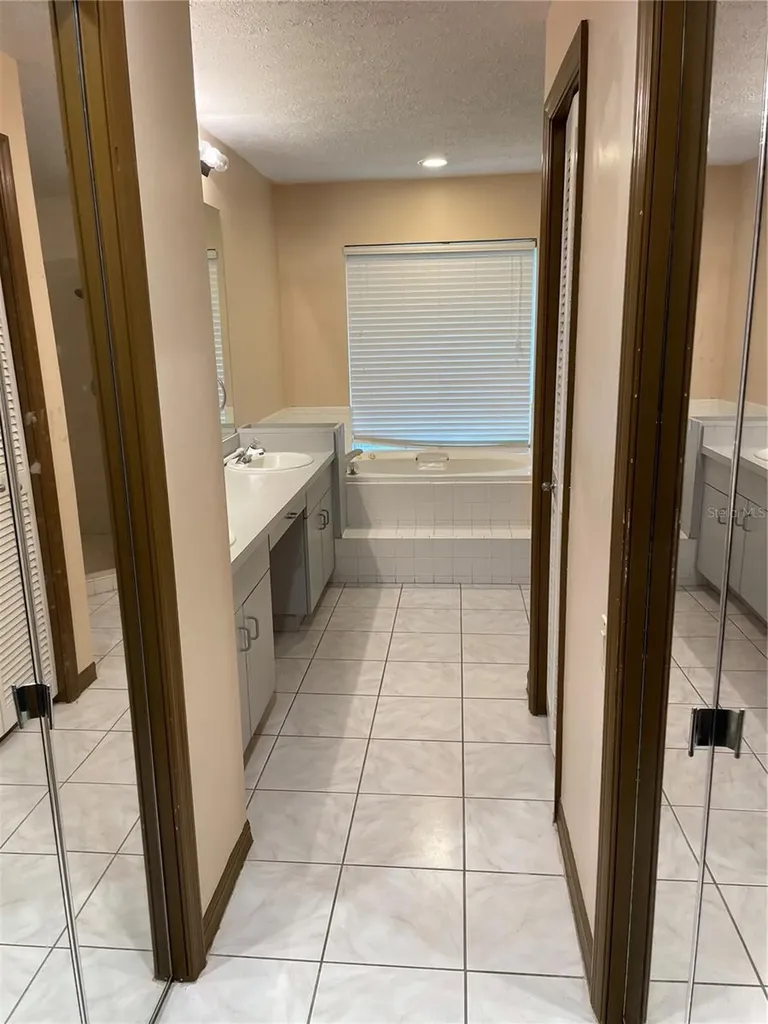 3007 Forest Club Drive Plant City FL 33566