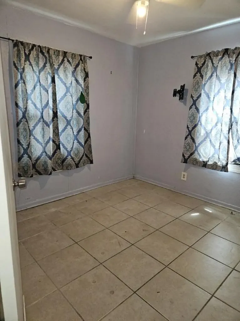 2575 18th Avenue S St Petersburg FL 33712
