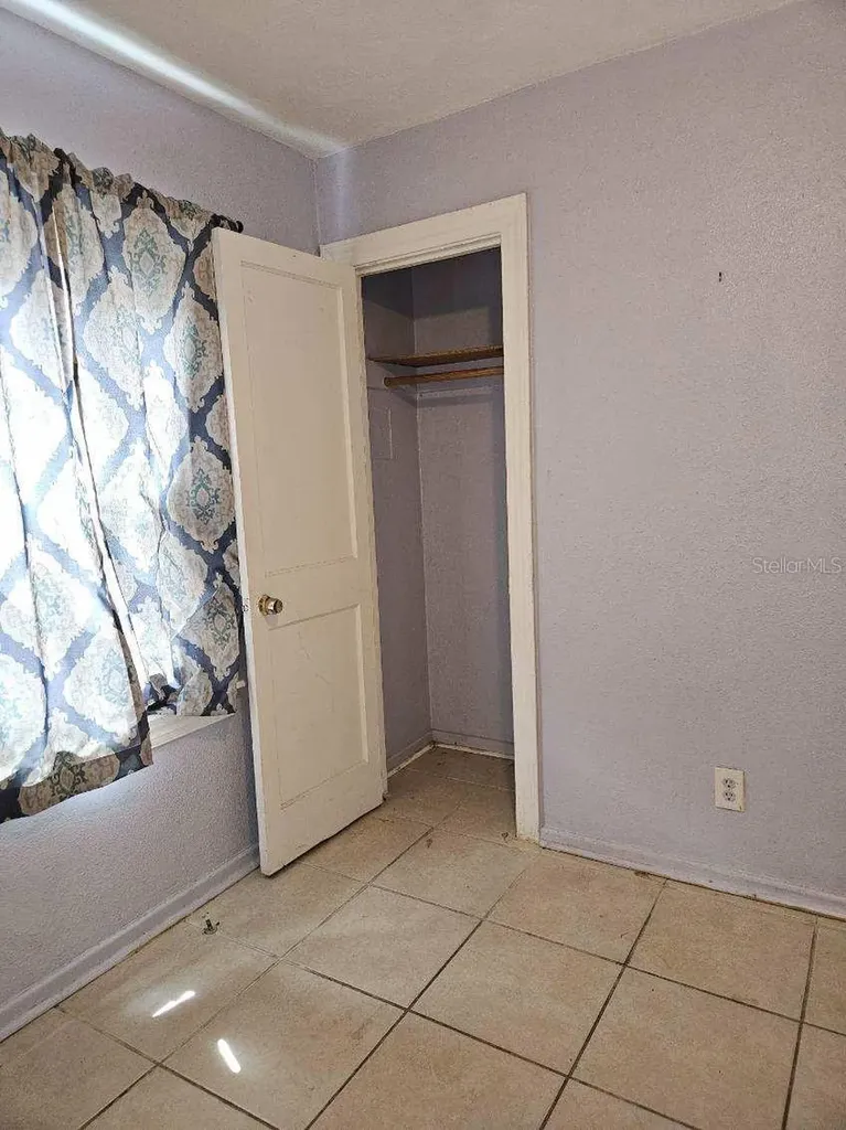 2575 18th Avenue S St Petersburg FL 33712