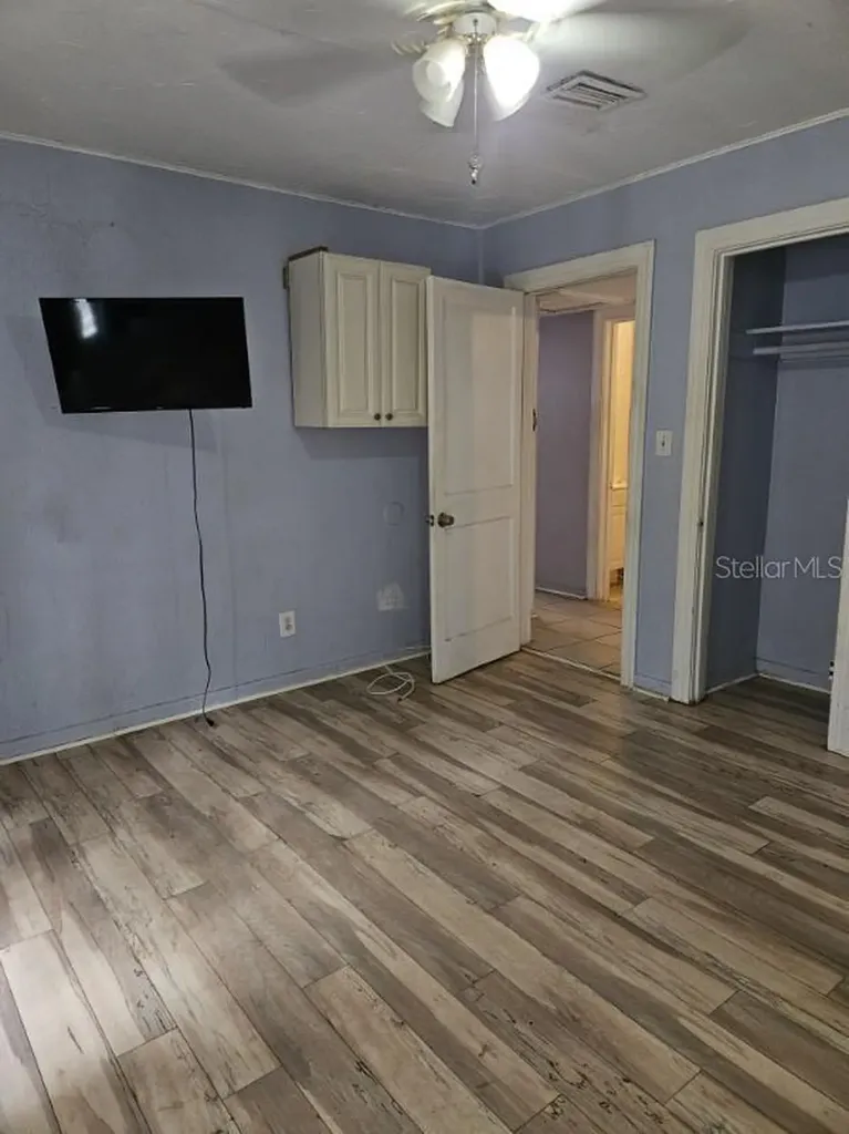 2575 18th Avenue S St Petersburg FL 33712