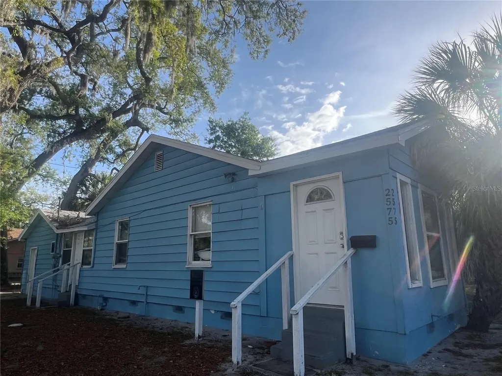2575 18th Avenue S St Petersburg FL 33712