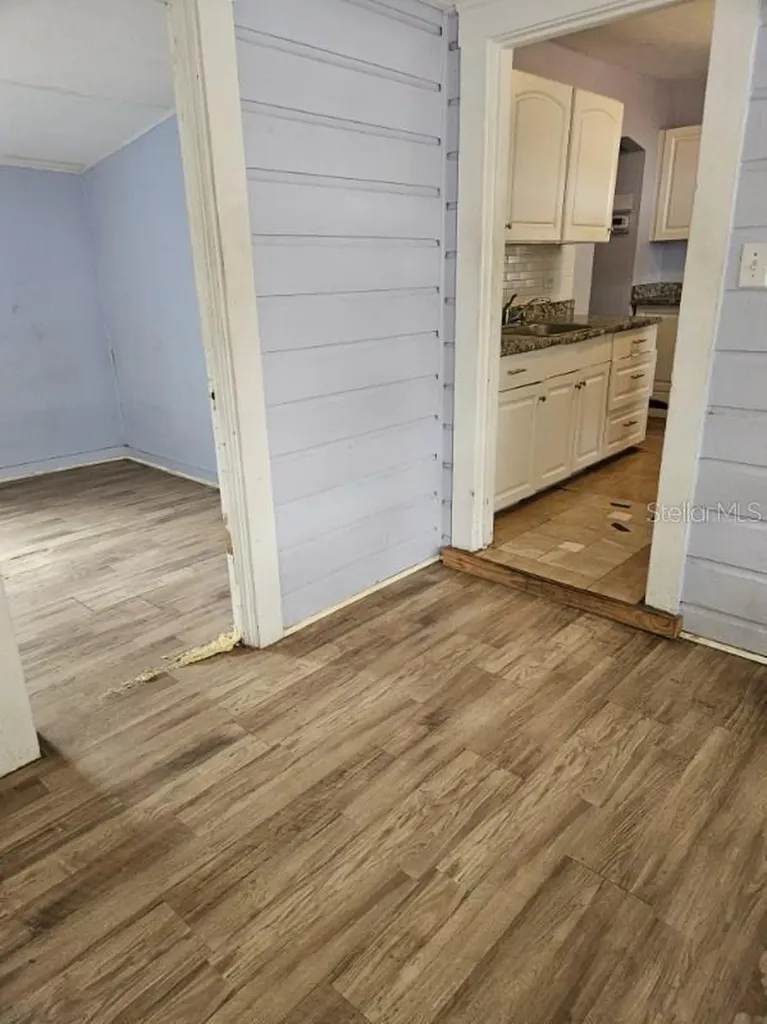 2575 18th Avenue S St Petersburg FL 33712