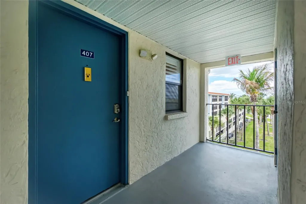 1591 Beach Road Englewood FL 34223