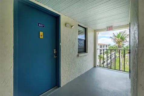 1591 Beach Road Englewood FL 34223