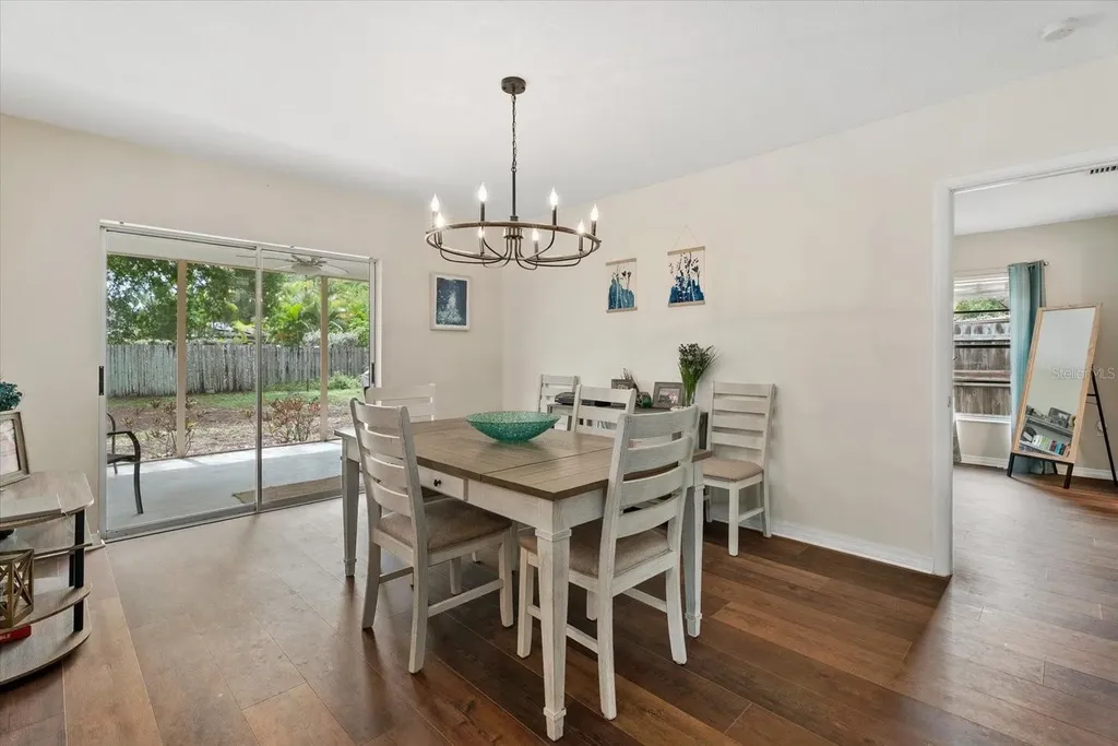 816 Queen Palm Lane Sarasota FL 34243