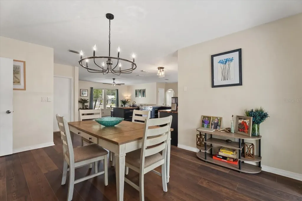 816 Queen Palm Lane Sarasota FL 34243