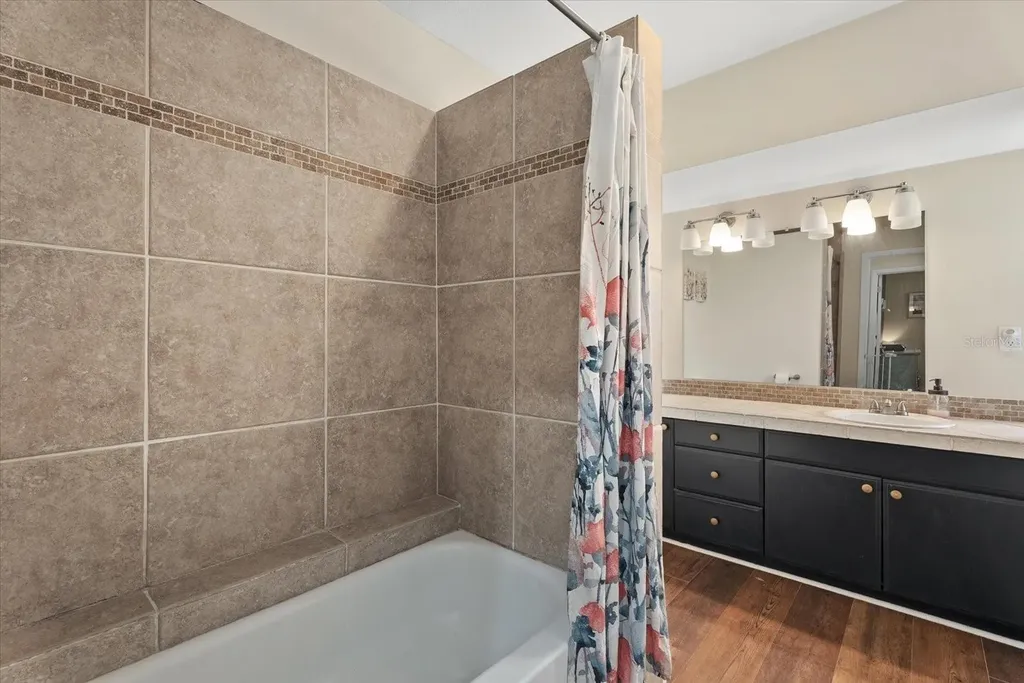 816 Queen Palm Lane Sarasota FL 34243
