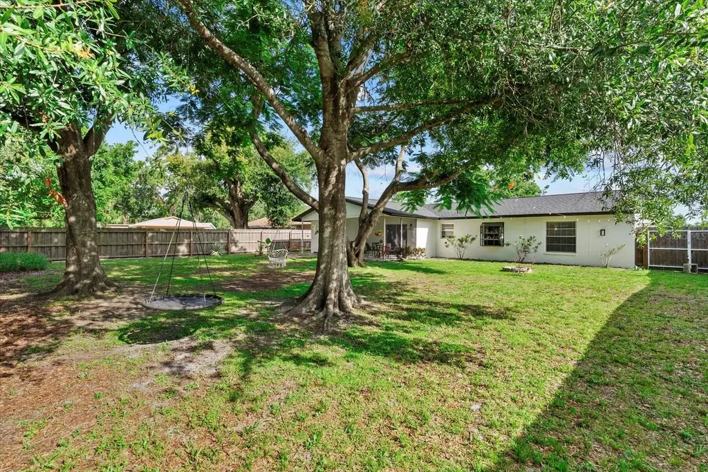816 Queen Palm Lane Sarasota FL 34243