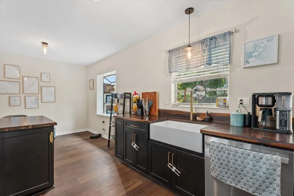 816 Queen Palm Lane Sarasota FL 34243