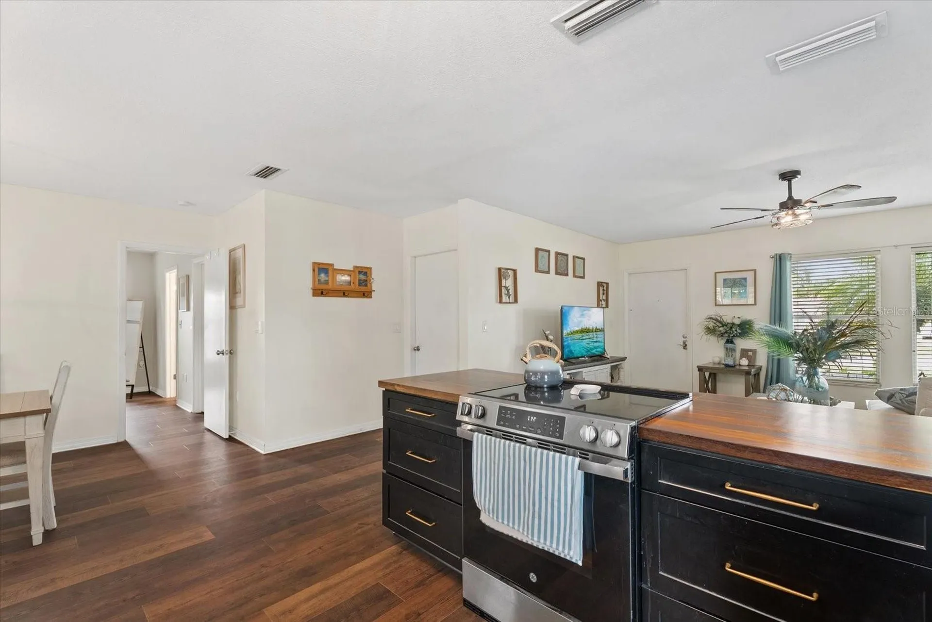816 Queen Palm Lane Sarasota FL 34243