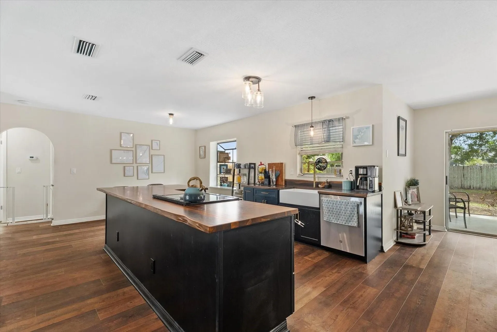 816 Queen Palm Lane Sarasota FL 34243