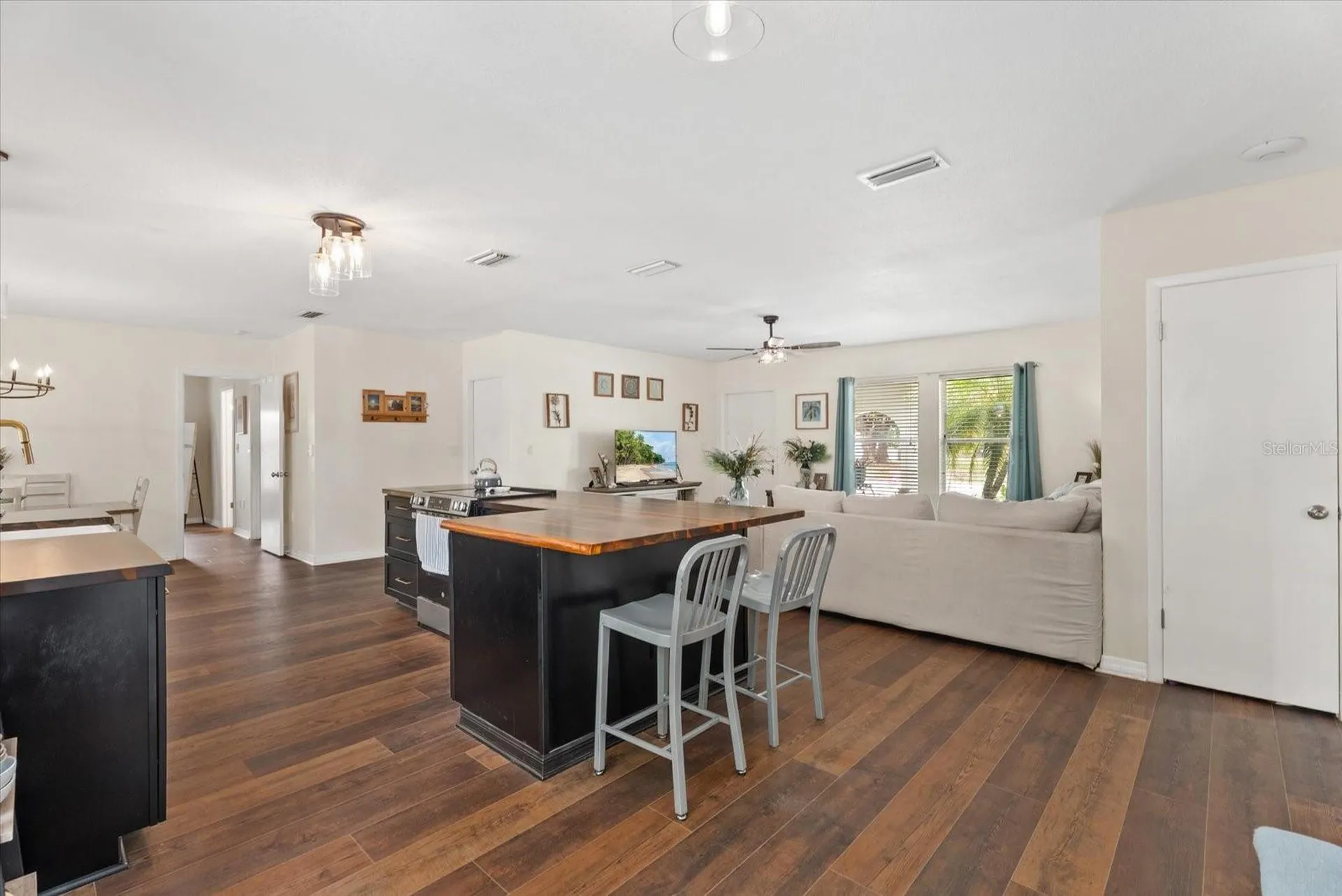 816 Queen Palm Lane Sarasota FL 34243