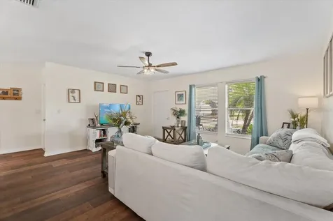 816 Queen Palm Lane Sarasota FL 34243