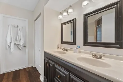 816 Queen Palm Lane Sarasota FL 34243