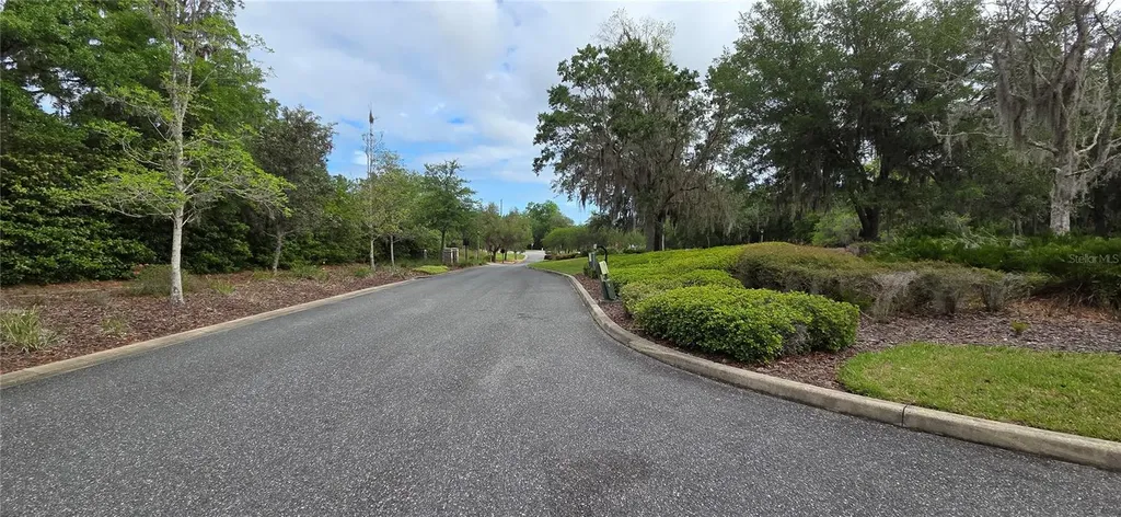 2392 N Heritage Oaks Path Hernando FL 34442