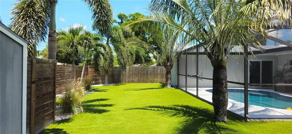 3698 61st Way N St Petersburg FL 33710