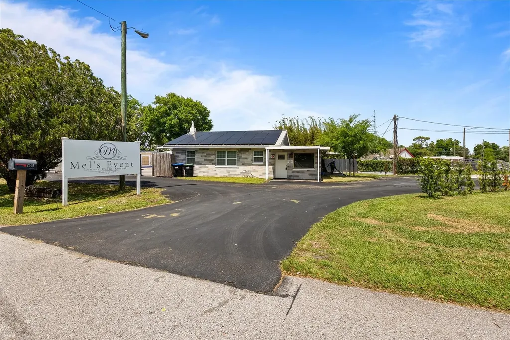 5424 Edgewater Drive Orlando FL 32810
