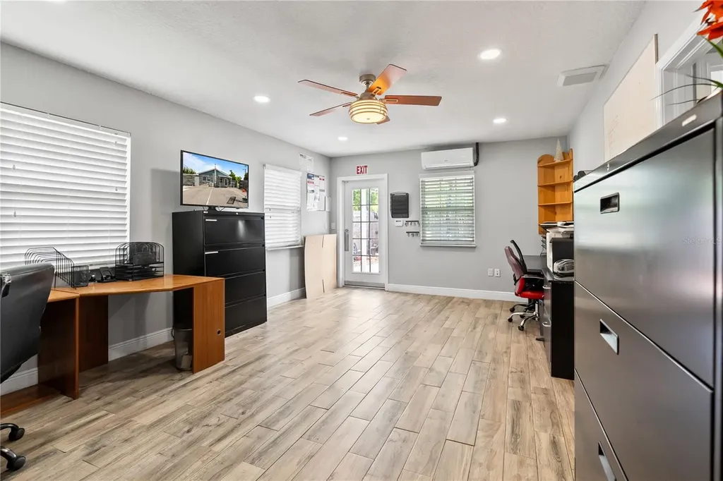 5424 Edgewater Drive Orlando FL 32810