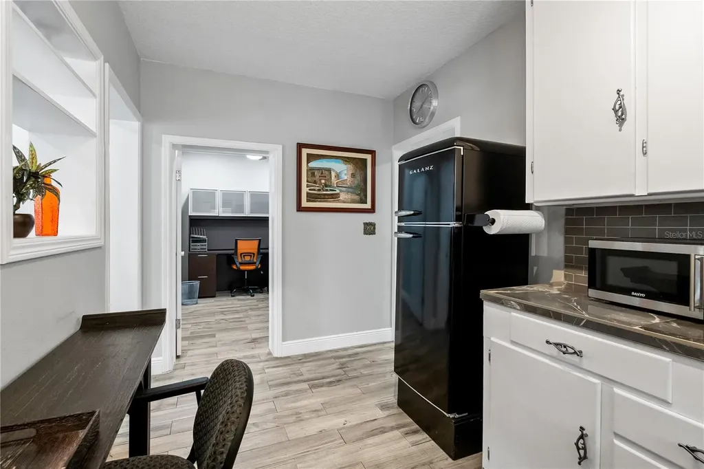 5424 Edgewater Drive Orlando FL 32810