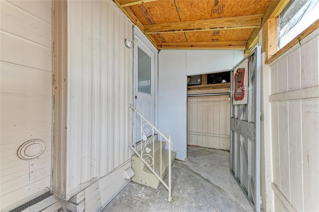 709 50th Avenue Terrace W Bradenton FL 34207