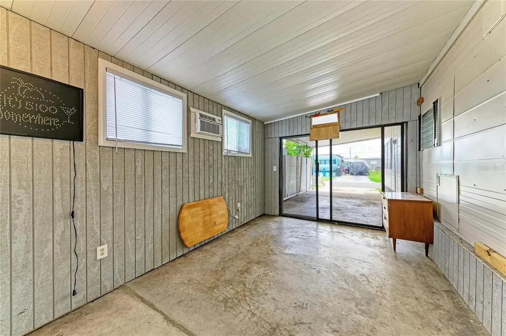 709 50th Avenue Terrace W Bradenton FL 34207