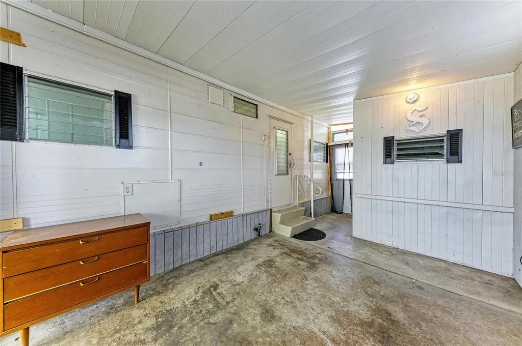 709 50th Avenue Terrace W Bradenton FL 34207